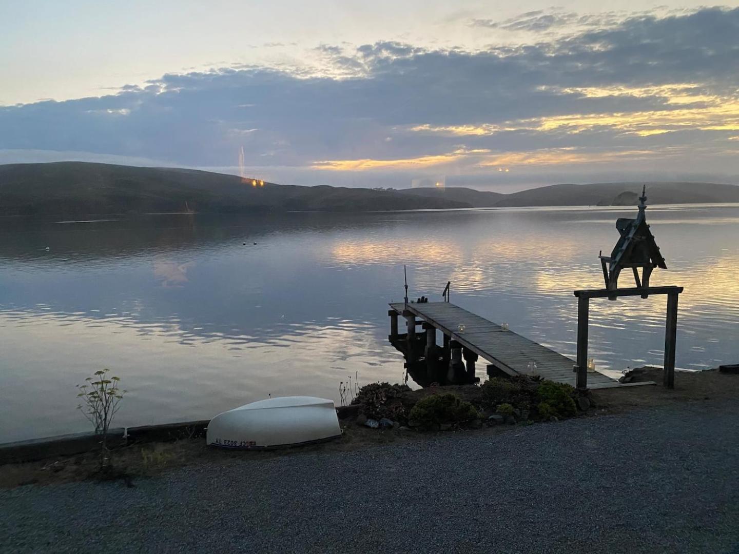 Отель Carriage House Waterfront On Tomales Bay With Dock Marshall Экстерьер фото